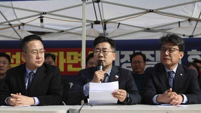민주당, 윤 대통령 선고 앞두고 '비상 행동' 계속… 국회 대기·철야농성