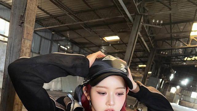 시은이 선보인 힙한 데님 무드, 거칠고 당당하게