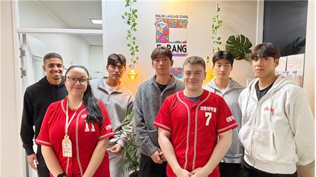 'Hey! Referee! why?' 성남, 지역 어학원과 선수단 영어 교육 지원 협력