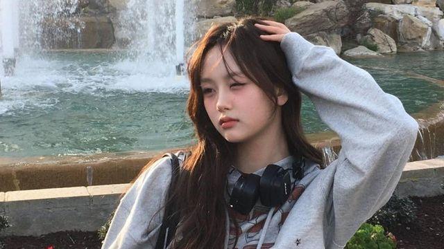 사라질 듯 반짝이는 순간, 서아의 오후...편안한 듯 감각적인 그녀의 스트릿 무드