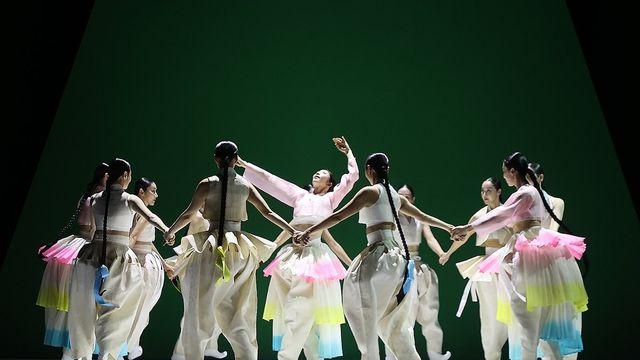 얼굴 드러낸 女무용수들의 '탈 없는 탈춤'…국립무용단 '미인'