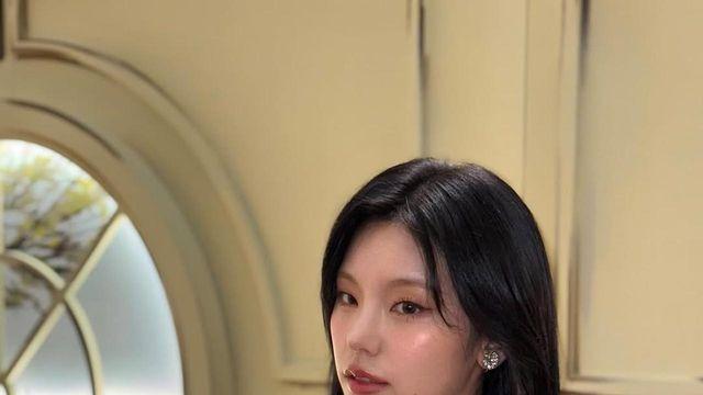 예지, 데님 미니드레스로 완성한 섬머룩의 정석
