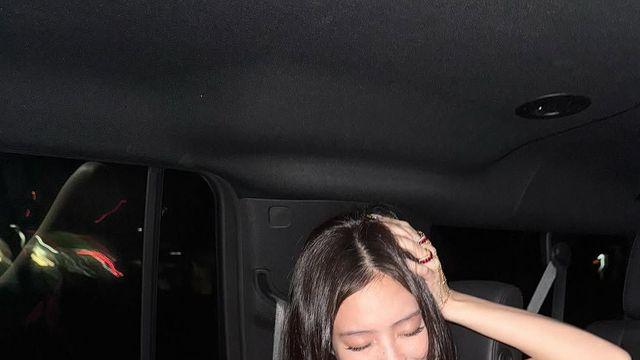 제니, 태연, 채영의 룩에 빠지지 않는 건 레드! 대세 컬러 레드 스타일링 법