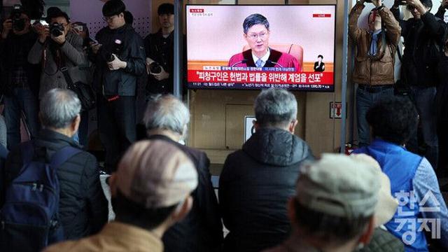[尹파면] 유통가 덮친 '기업회생'...정치적 격변 속 생존모드 시작