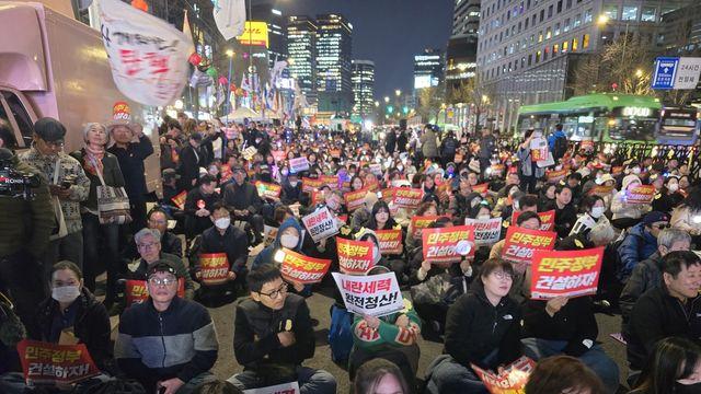 [尹파면] 촛불행동 야간집회서 