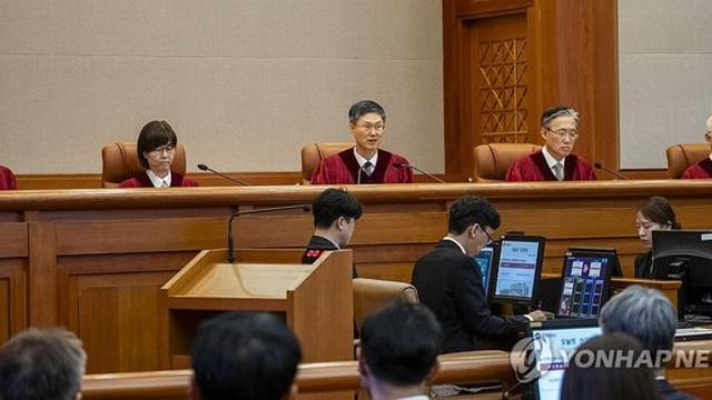 [尹파면] 尹·국회 번갈아 바라보며 질책한 헌재…