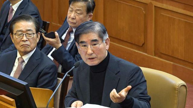 “끝까지 싸우자”… 윤 전 대통령 파면에 김용현 '옥중 편지' 전해졌다