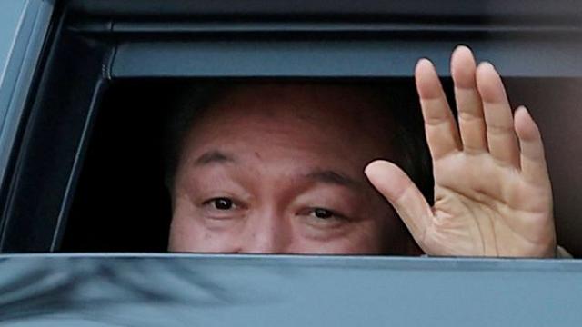 박근혜 때는 이틀...윤석열 전 대통령 관저 퇴거 예상보다 늦어질 듯