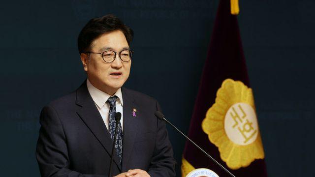 우의장, 개헌 제안…민주, 지도부·중진·초재선까지 공개 반발