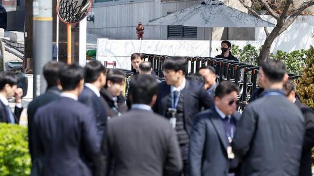 파면 후 두 번째 메시지 낸 尹 향해...국힘 의원 “당 나가서 내라”