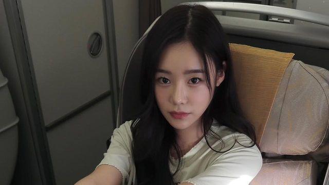 김민설, 편한 기내패션의 정석 파자마 룩