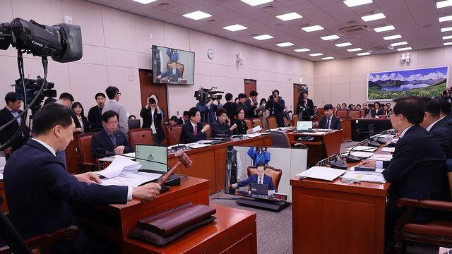 국회 APEC특위 위원들 