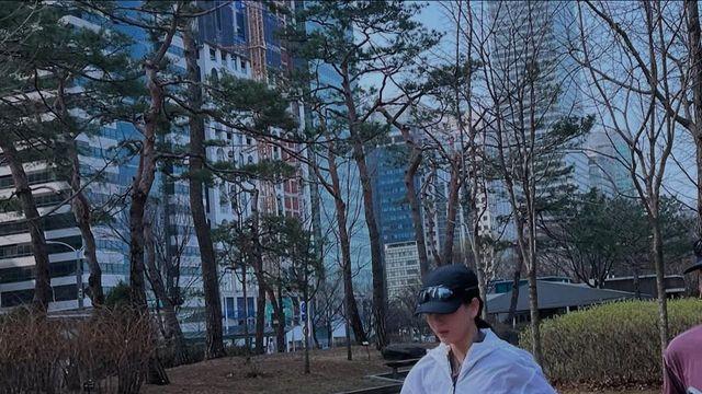 원진아, 러너가 된 그녀의 힙한 조깅일기