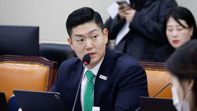 김재섭 