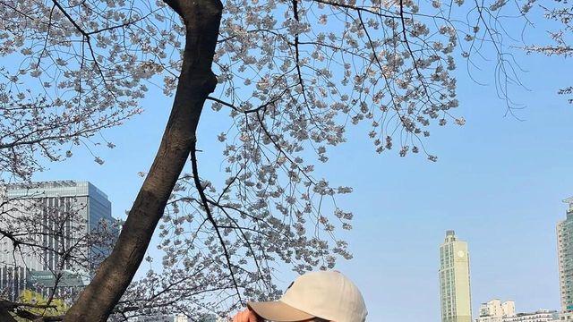 이민영, 솜사탕보다 달콤한 봄날의 여신