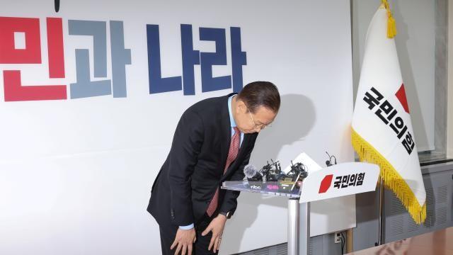 '탄핵 여진' 국민의힘, 대선 전 尹 관계 두고 '자중지란'