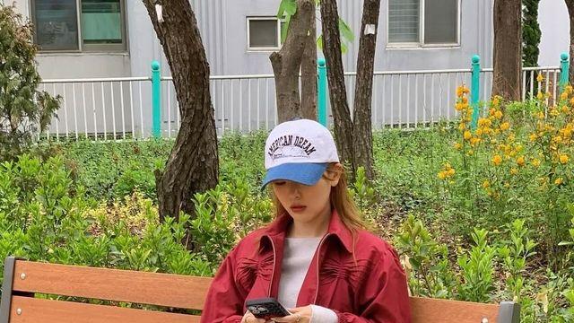 슬기, 박나언이 바지 위에 꼭 덧 입는 것은 스커트? 셀럽들의 레이어드 패션 5