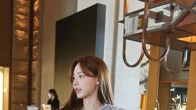 결혼식 성수기, 하객룩 뭘 입어야할까? 셀럽 룩에서 채집한 하객 패션 스타일