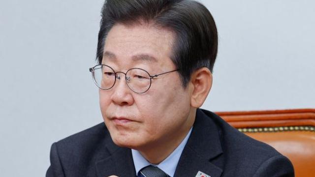 이재명 오늘 대표직 사퇴… '어대명' 흔들 대선 출사표도 잇따라