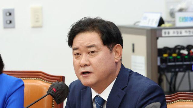 민주당 “尹 제명하고 무공천 해라”…공세 수위 높여
