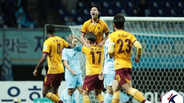 [현장리뷰] ‘강희수 프로 데뷔 골’ 광주, 대구전 2-1 승리…대구는 5연패 수렁