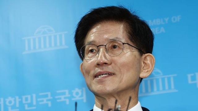 김문수 “피고인 이재명 상대하기에 가진 것 없는 깨끗한 손인 제가 제격”