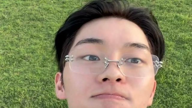 쇼타로, 변우석, 최현욱 등 '느좋남'의 무테안경 스타일링 6