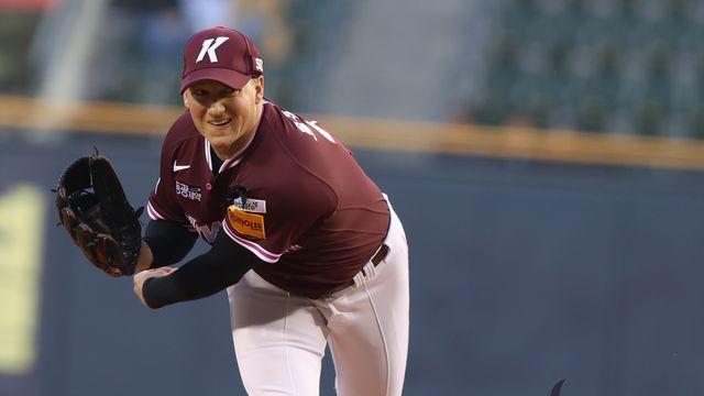 로젠버그, 8이닝 13K 무실점…키움, LG 꺾고 3연패 탈출