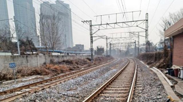 파주 경의중앙선 선로 이상으로 긴급 운행중단…인명피해 없어