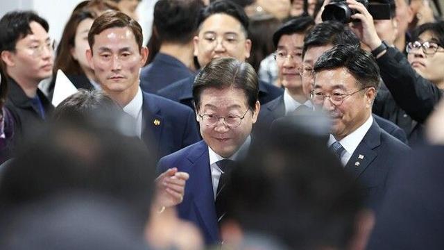 [이슈] '이재명 1강' 자신감에 개헌·오픈프라이머리 거부, '지지층 결집' 전략.. '야권 균열' '보수단일화' 변수