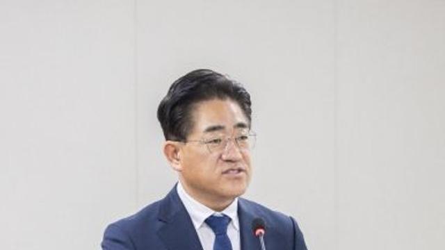 경기도의회 이기형 의원, 전국 최초 '경기도 인공지능 안전과 신뢰 기반 조성 조례' 상임위 통과… 인공지능 확산 속 도민 보호 제도 마련