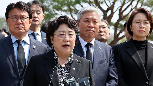 혁신당, 독자 대선후보 내지 않기로…