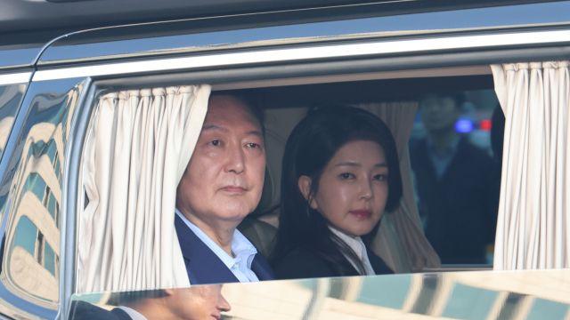 尹, 관저 떠나는 날도 '승복' 없이 