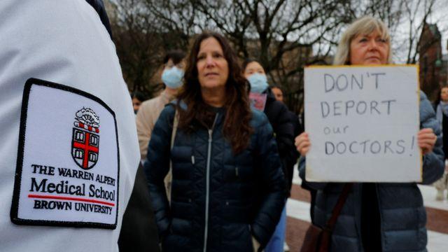미 정부, 유학생 비자 300개 이상 취소… 