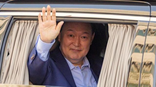 “다 이기고 돌아왔다”… 윤석열 전 대통령이 지지자를 향해 남긴 말