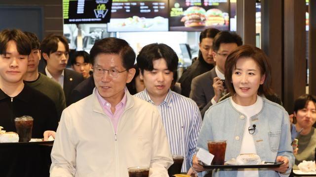 김문수·나경원, 햄버거 회동…