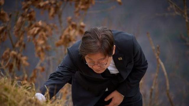 이재명, 부모님 선영 참배…