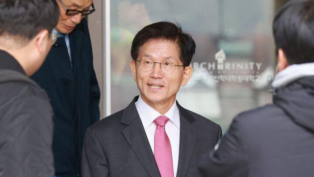 김문수, 교회에서 예배 드려...14일엔 두봉 주교 장례미사 참석