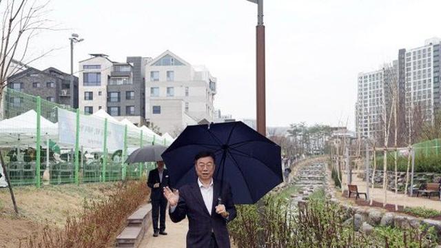 신상진 성남시장, '대장지구 맨발 흙길 개장식' 참석