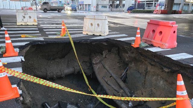 부산 도시철도 사상∼하단선 공사 현장 주변서 또 대형 싱크홀