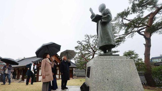 대선 출마 나경원 의원, 이승만 전 대통령 사저 방문