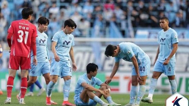 6연패에 감독 사퇴까지… 대구FC에 드리운 위기 그림자