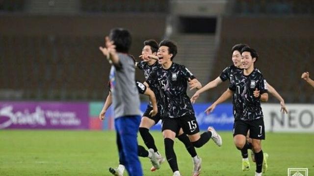한국 U-17 축구, 타지키스탄 꺾고 아시안컵 4강행... 사우디와 격돌