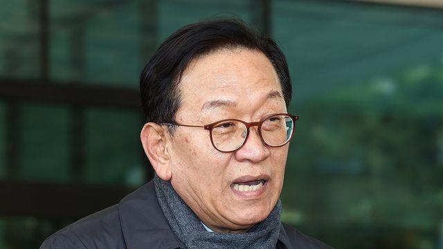 尹변호인단 '윤 어게인' 창당하려다 보류…석동현 