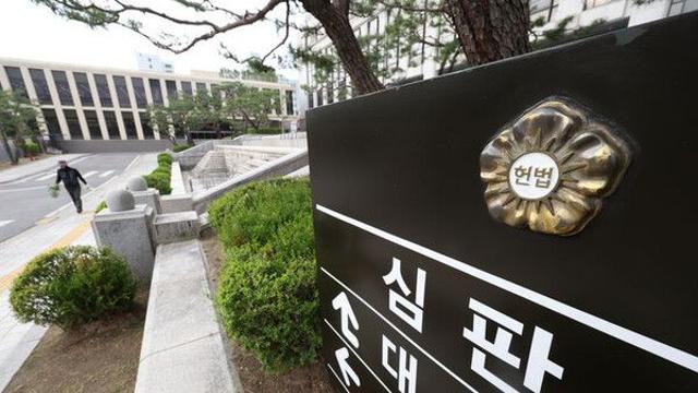 '헌법재판관 가처분' 인용 설전…국힘 