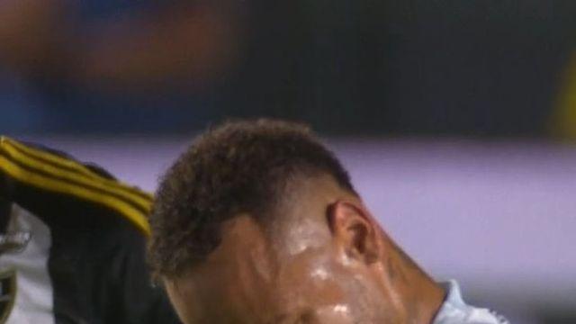 [속보] 네이마르, 또 다쳤다…전반 34분 만에 울면서 OUT