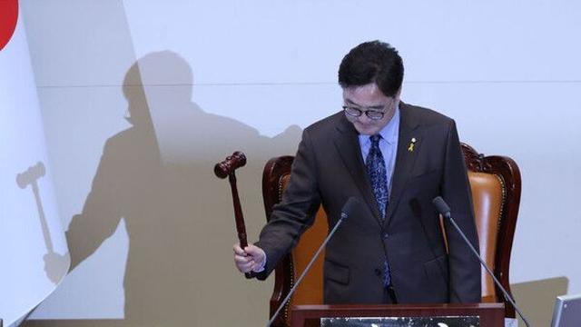 '권한대행, 대통령 몫 헌법재판관 지명 불가法' 국회 본회의 통과