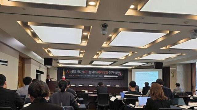 분산된 '플랫폼·미디어' 거버넌스…