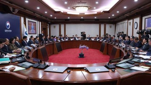12.2조원 추경 투입해 민생·통상·산불 ‘급한불’부터 끄는 정부, 국회에 신속처리까지 ‘당부’