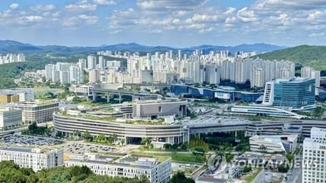 [21대 대선] 이재명, ‘세종 수도 이전’ 개헌 카드...대선 레이스 개헌 논의 불 붙나